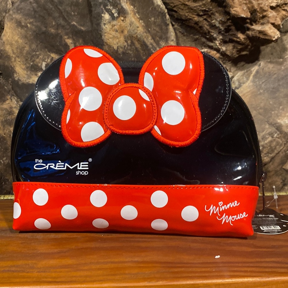 NWT the Crème Shop Disney Minnie Mouse cosmetic patent leather bag